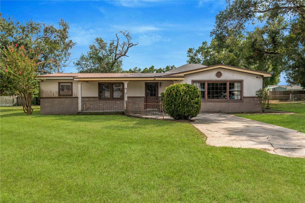 Photo of 418 Euclid Avenue, Seffner, FL 33584 (MLS # TB8542641)