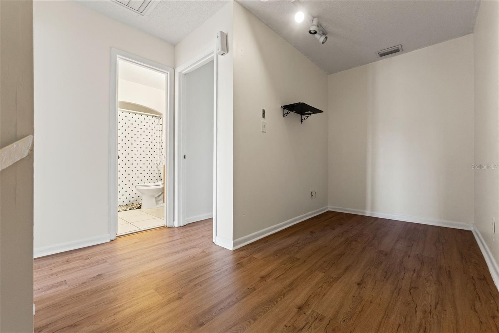 MEADOWOOD CONDO VILLAGE - Residential