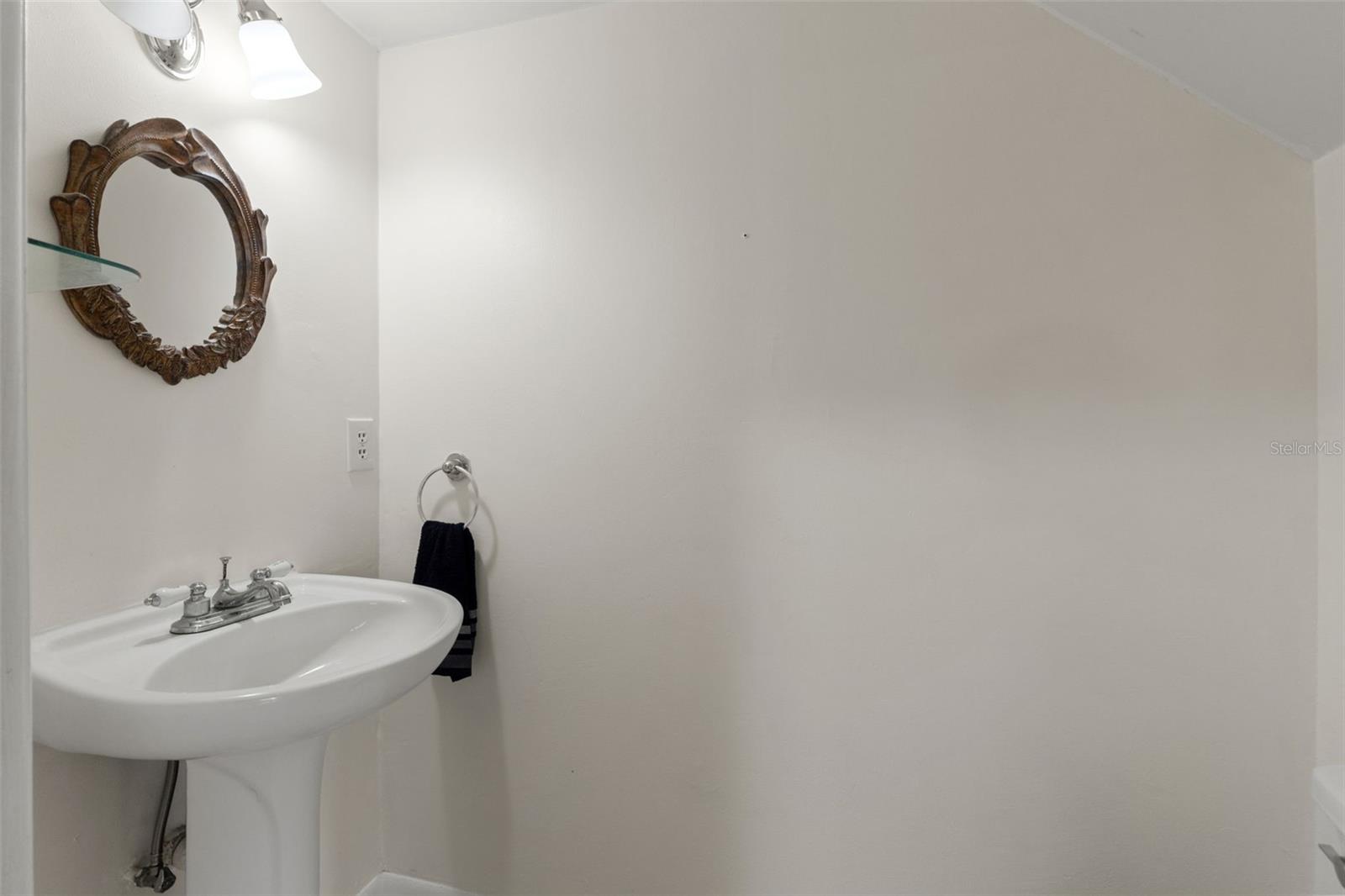 MEADOWOOD CONDO VILLAGE - Residential