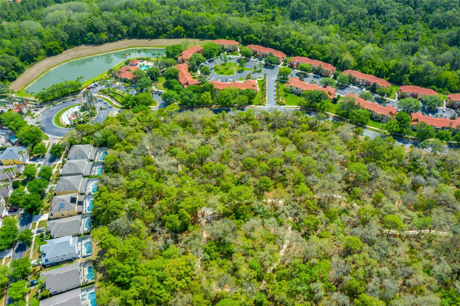 EMERALD ISLAND RESORT - Residential