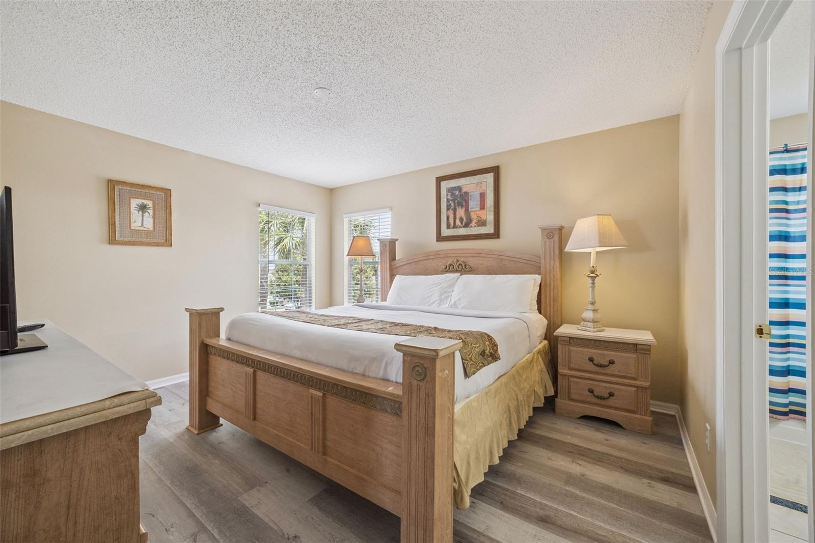 EMERALD ISLAND RESORT - Residential