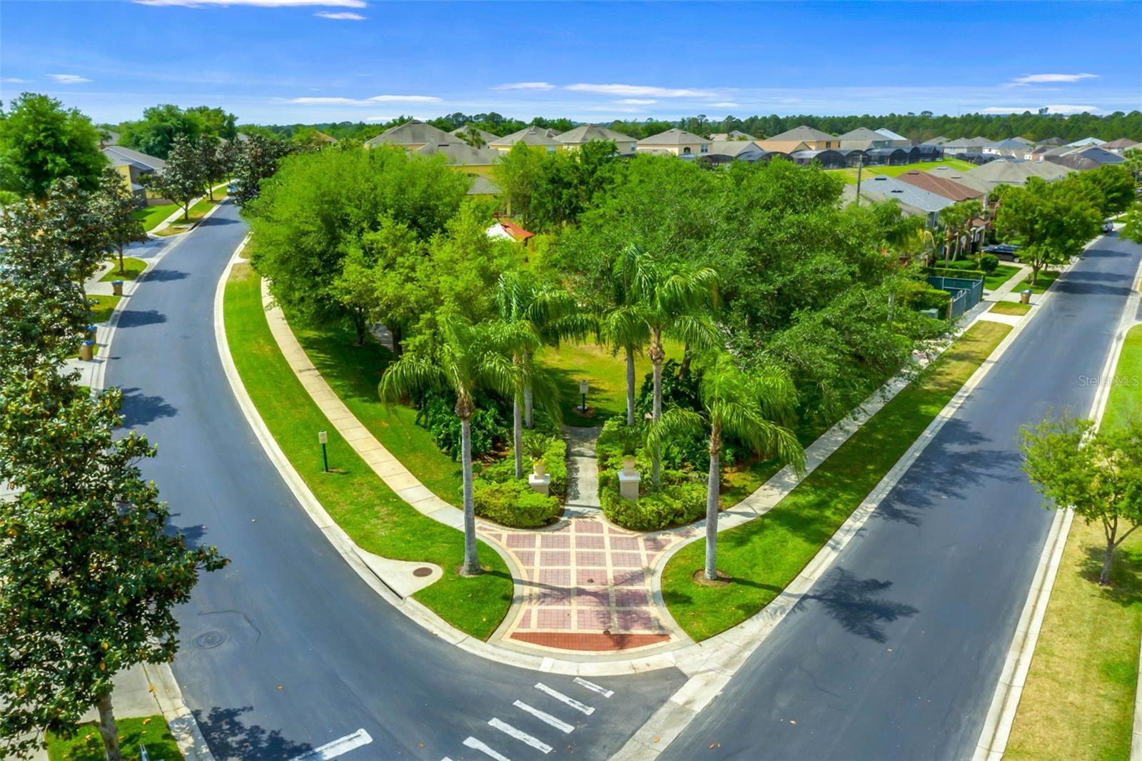 EMERALD ISLAND RESORT - Residential