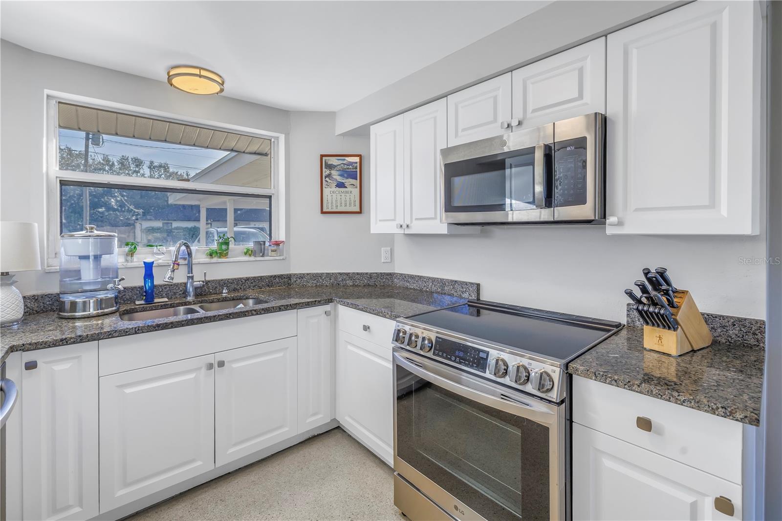 TROPICAL HARBOR - Residential