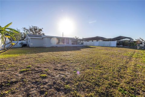 A home in ELLENTON