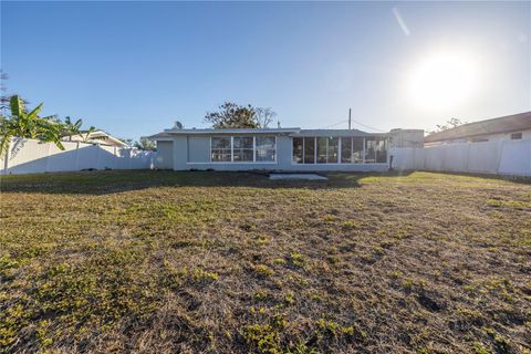 A home in ELLENTON