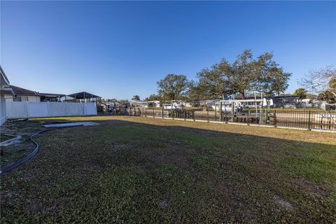 A home in ELLENTON