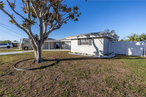 A home in ELLENTON