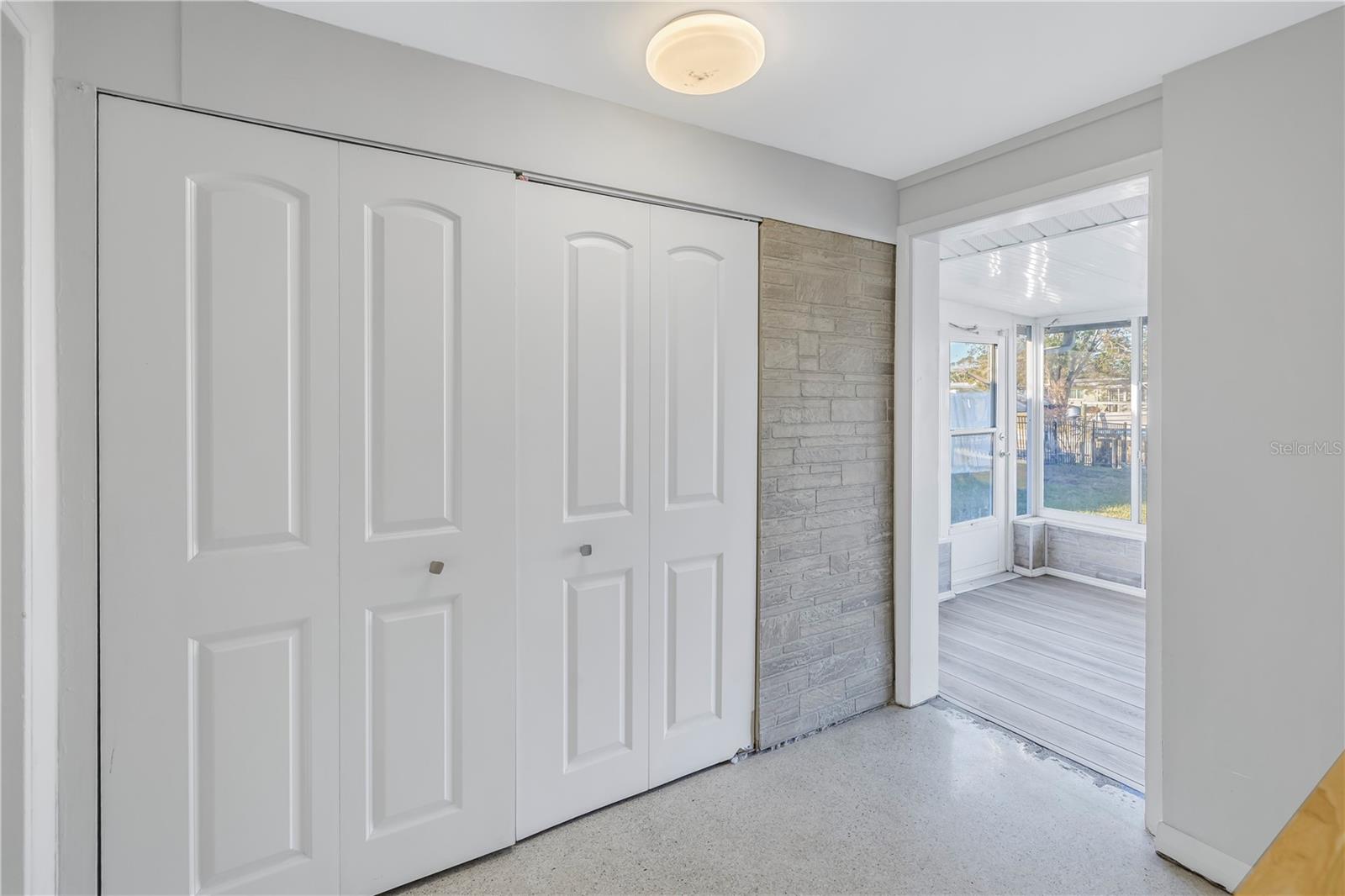 TROPICAL HARBOR - Residential