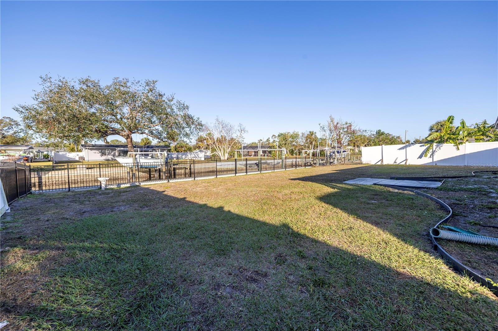 TROPICAL HARBOR - Residential