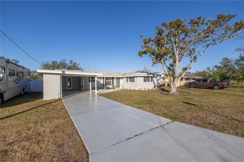 A home in ELLENTON