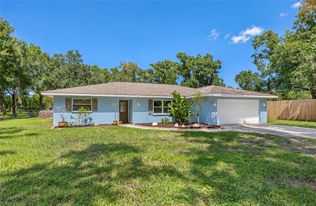 Photo of 6505 11th Drive E, Bradenton, FL 34208 (MLS # A4706451)