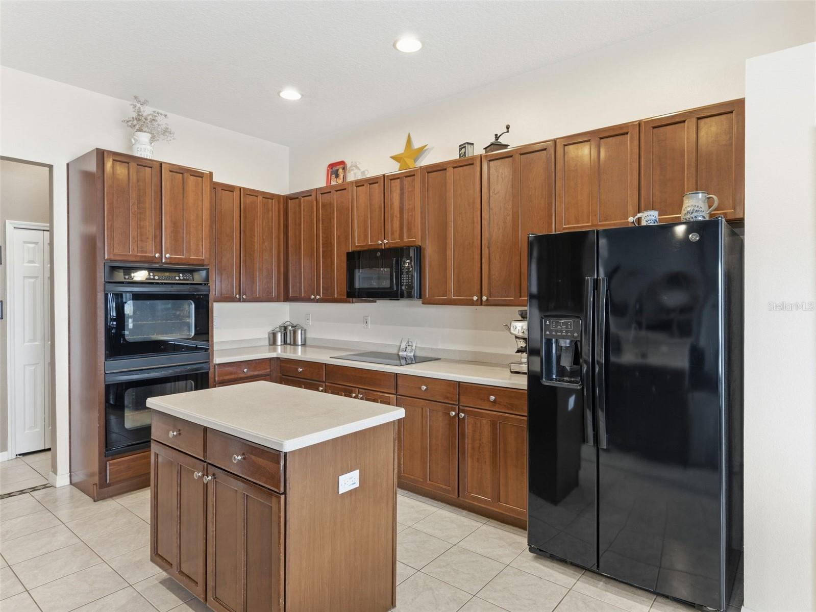 VALENCIA GARDENS PH 03 - Residential