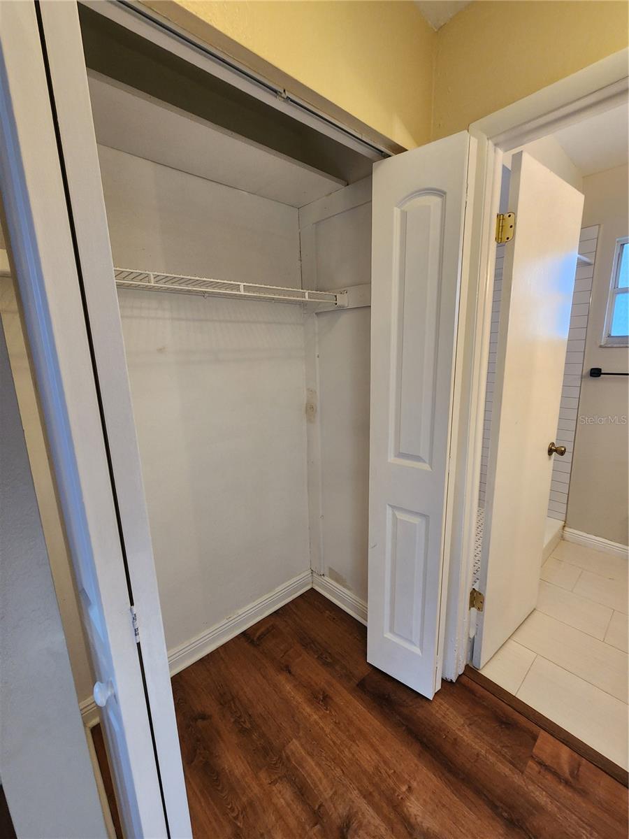 BOCA CIEGA RIDGE 6TH ADD - Residential Lease