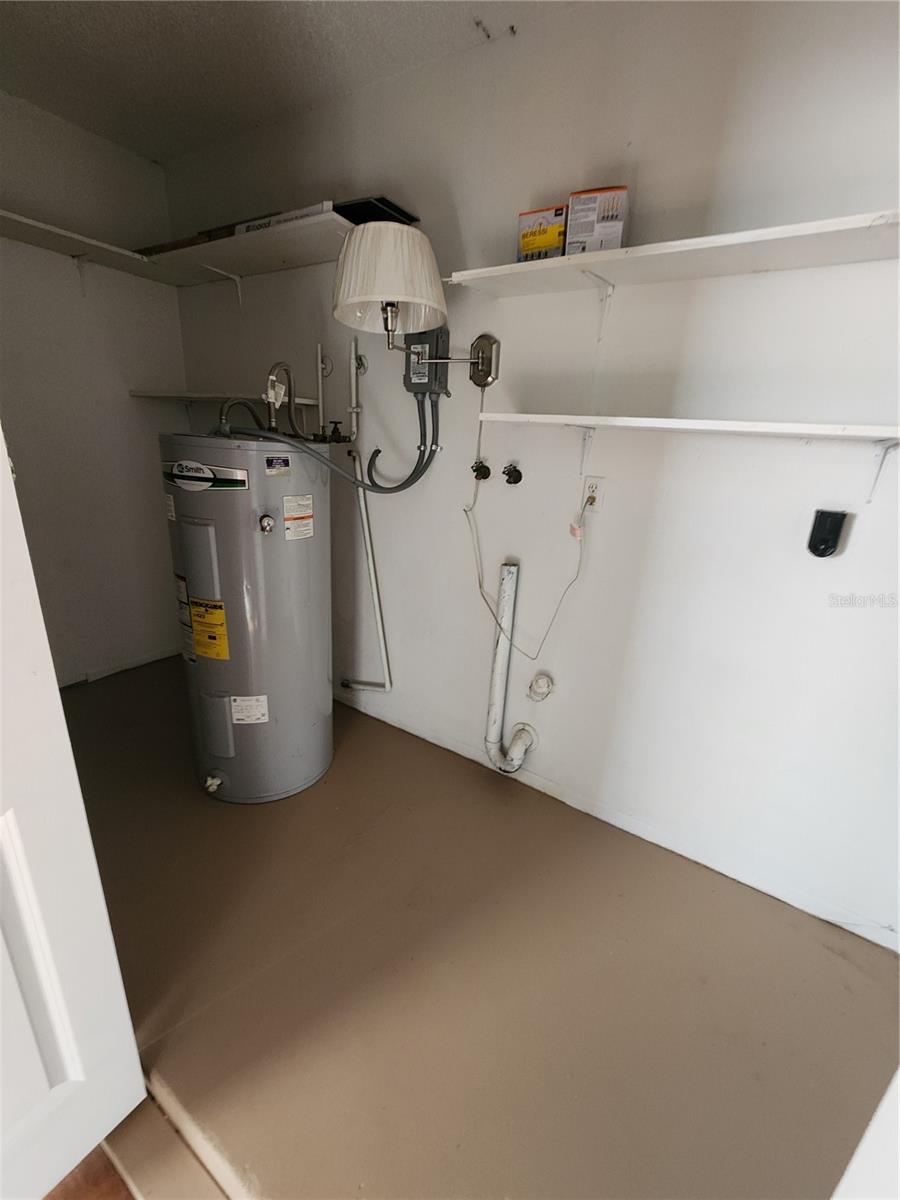 BOCA CIEGA RIDGE 6TH ADD - Residential Lease