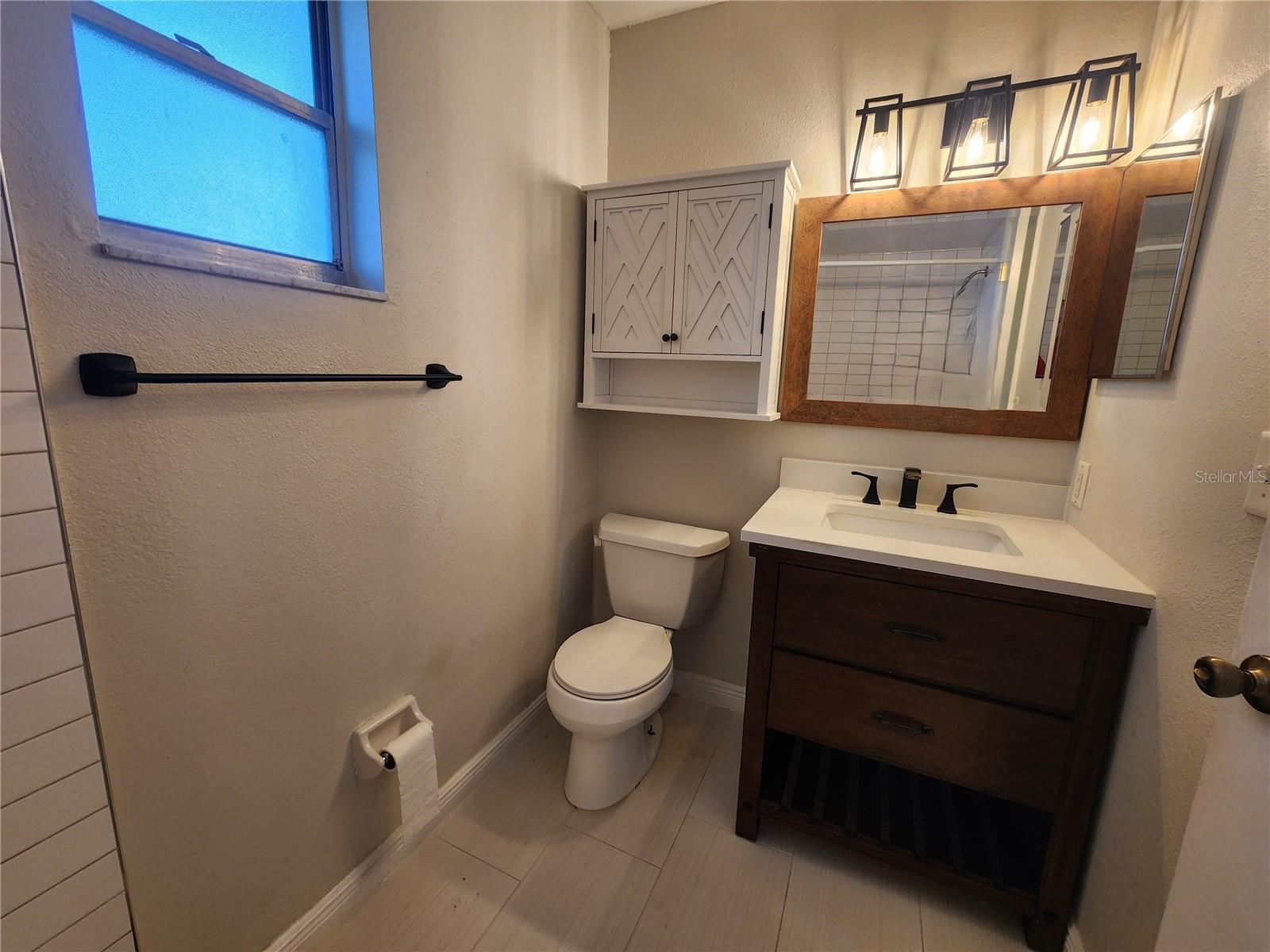 BOCA CIEGA RIDGE 6TH ADD - Residential Lease