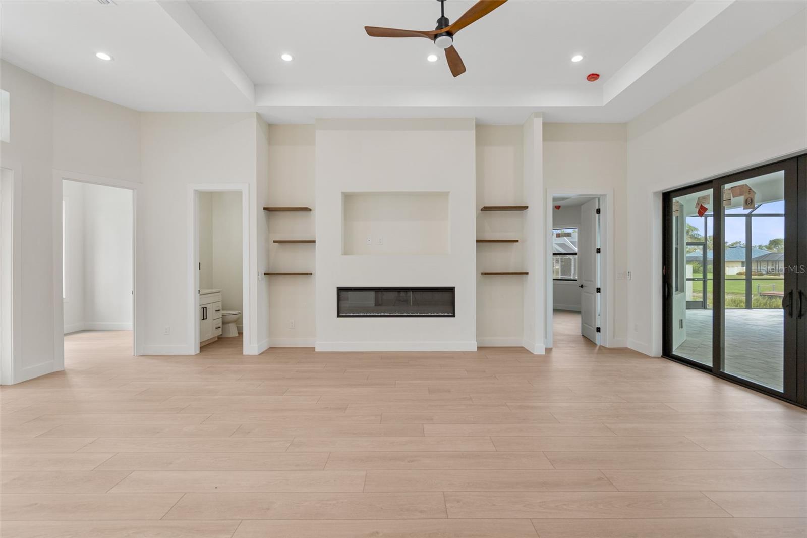 ROTONDA WEST LONG MEADOW - Residential