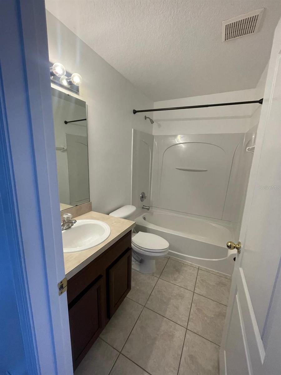 LAS CASCADA PH 01 - Residential Lease