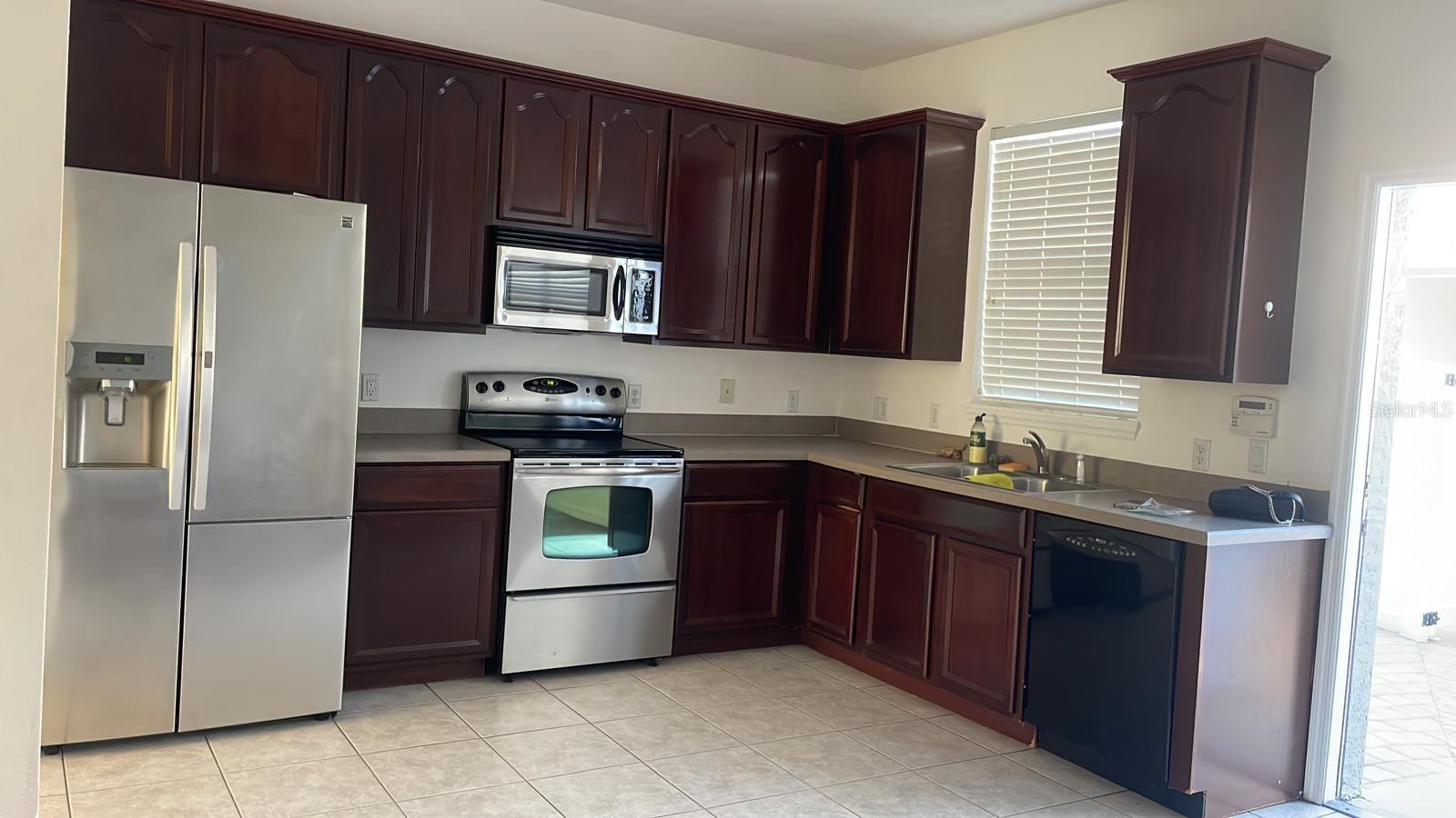 LAS CASCADA PH 01 - Residential Lease