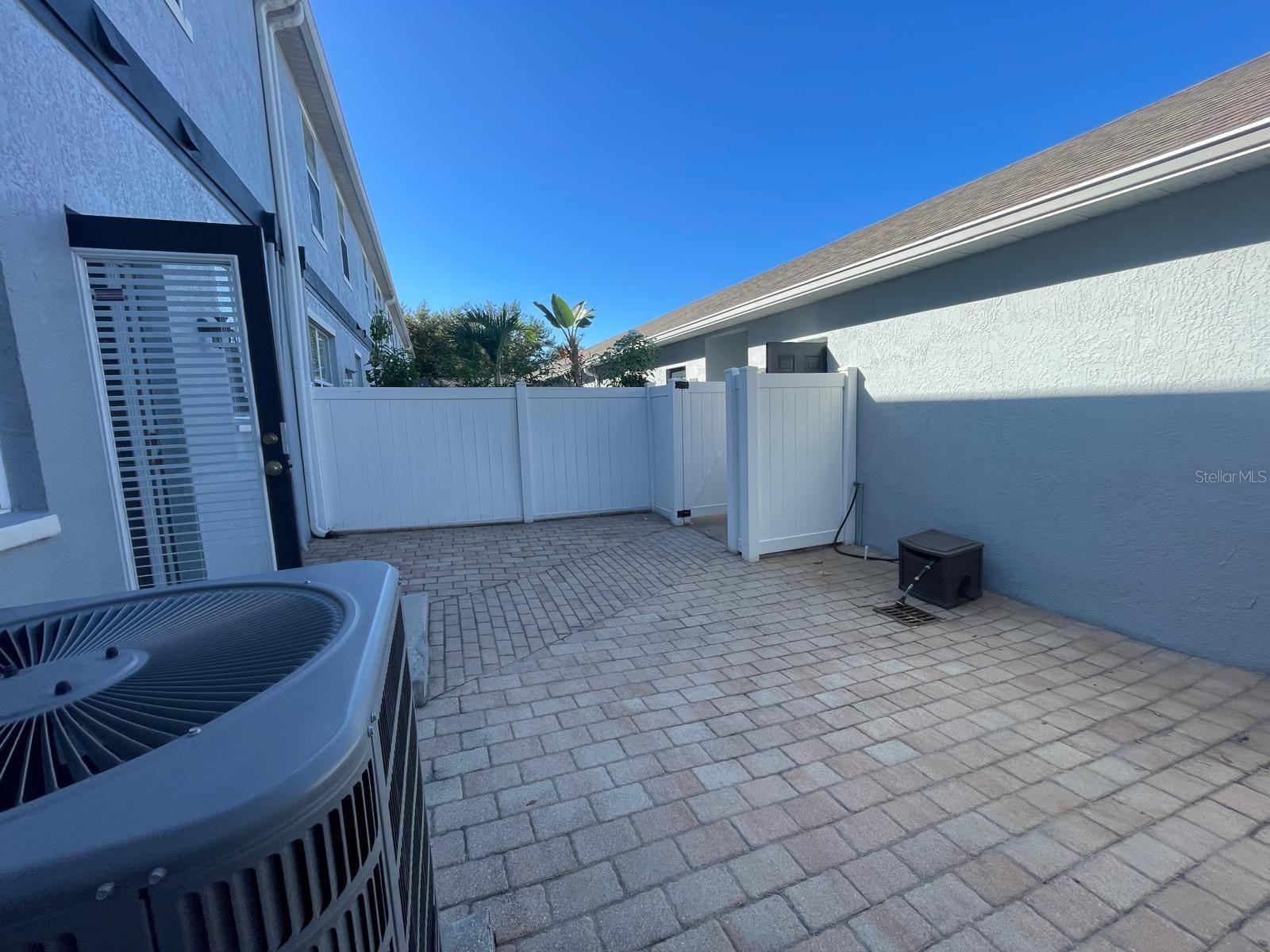 LAS CASCADA PH 01 - Residential Lease