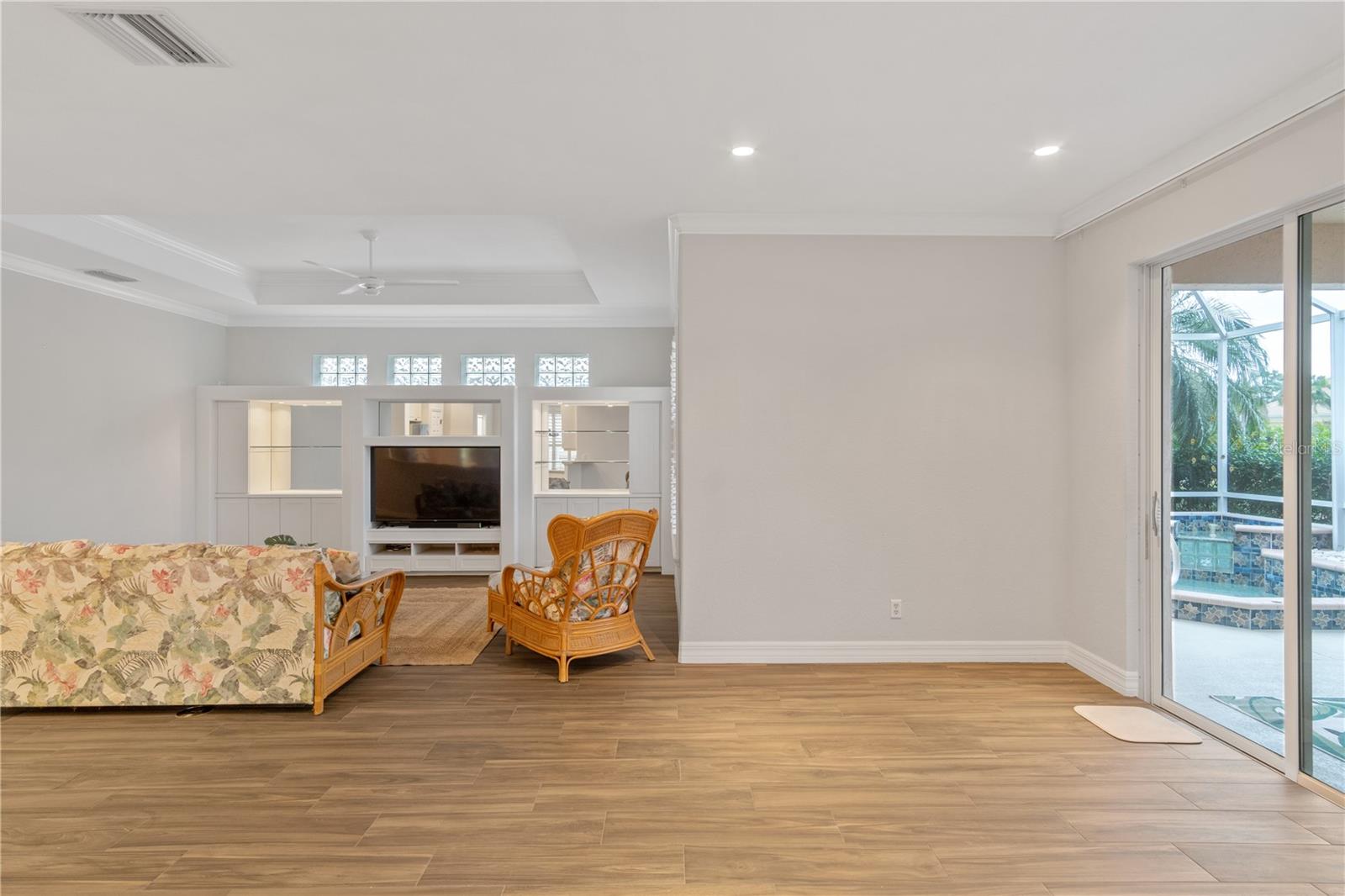 VILLAS AT CHARLESTON PARK - Residential