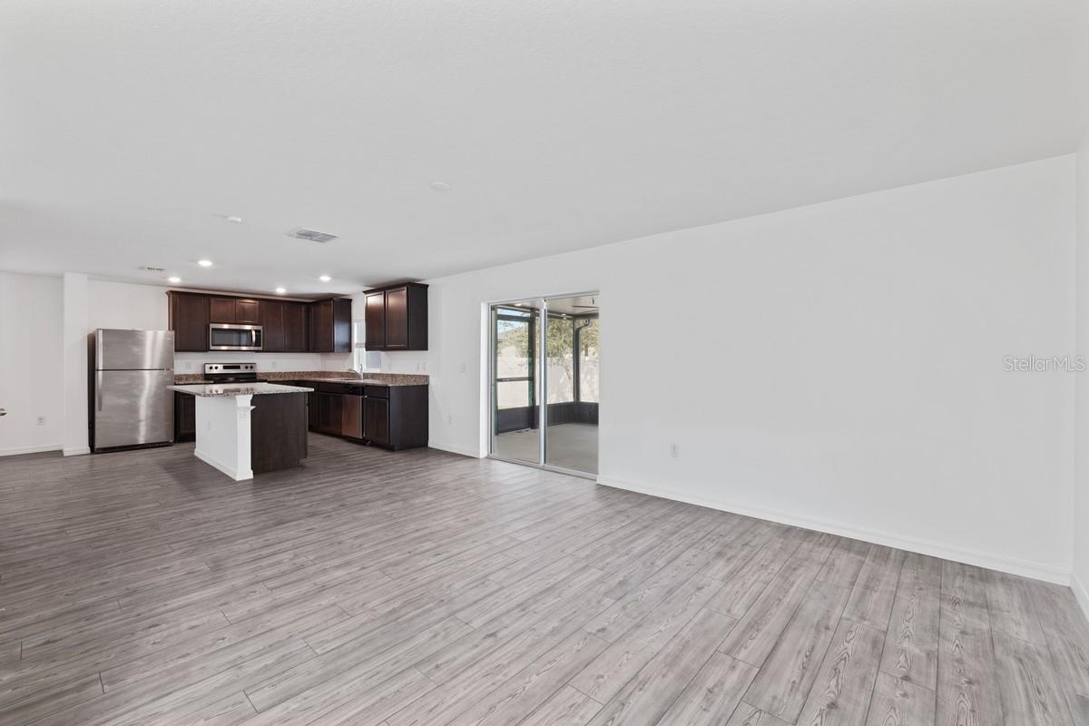 DORA LAKE ESTATES - Residential