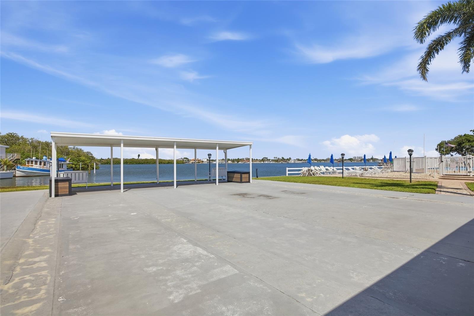 SHORE VIEW BLDG - Residential