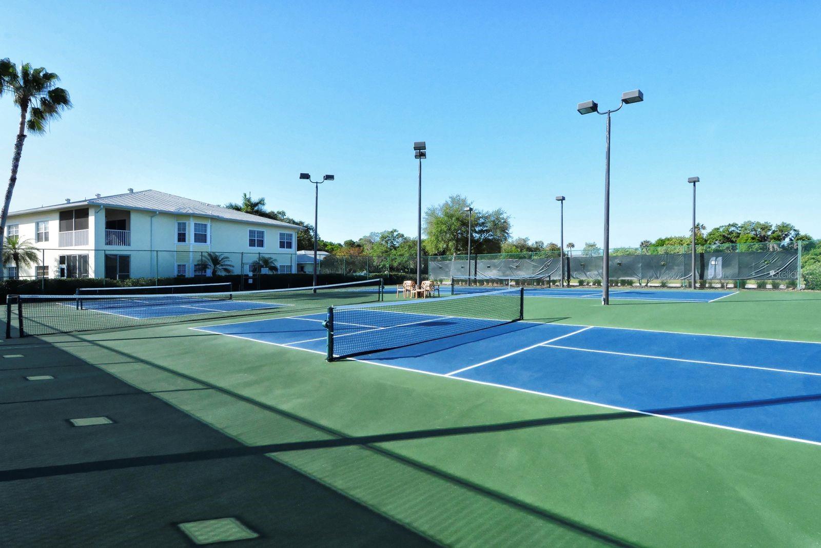 EDGEWATER/HIDDEN BAY PH IL BLD - Residential