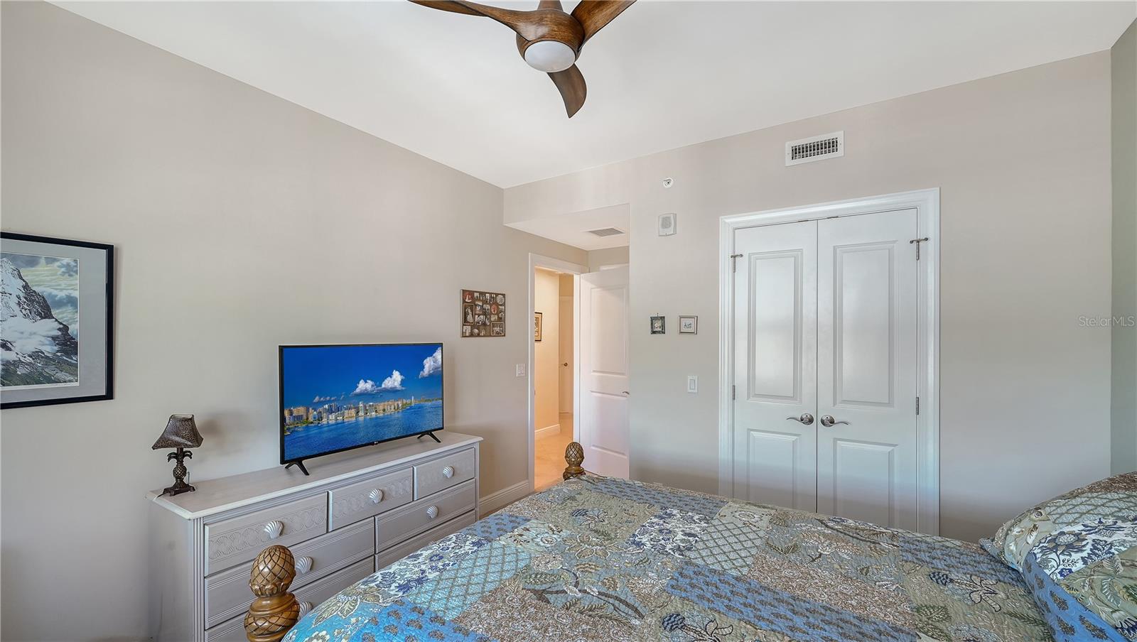 EDGEWATER/HIDDEN BAY PH IL BLD - Residential