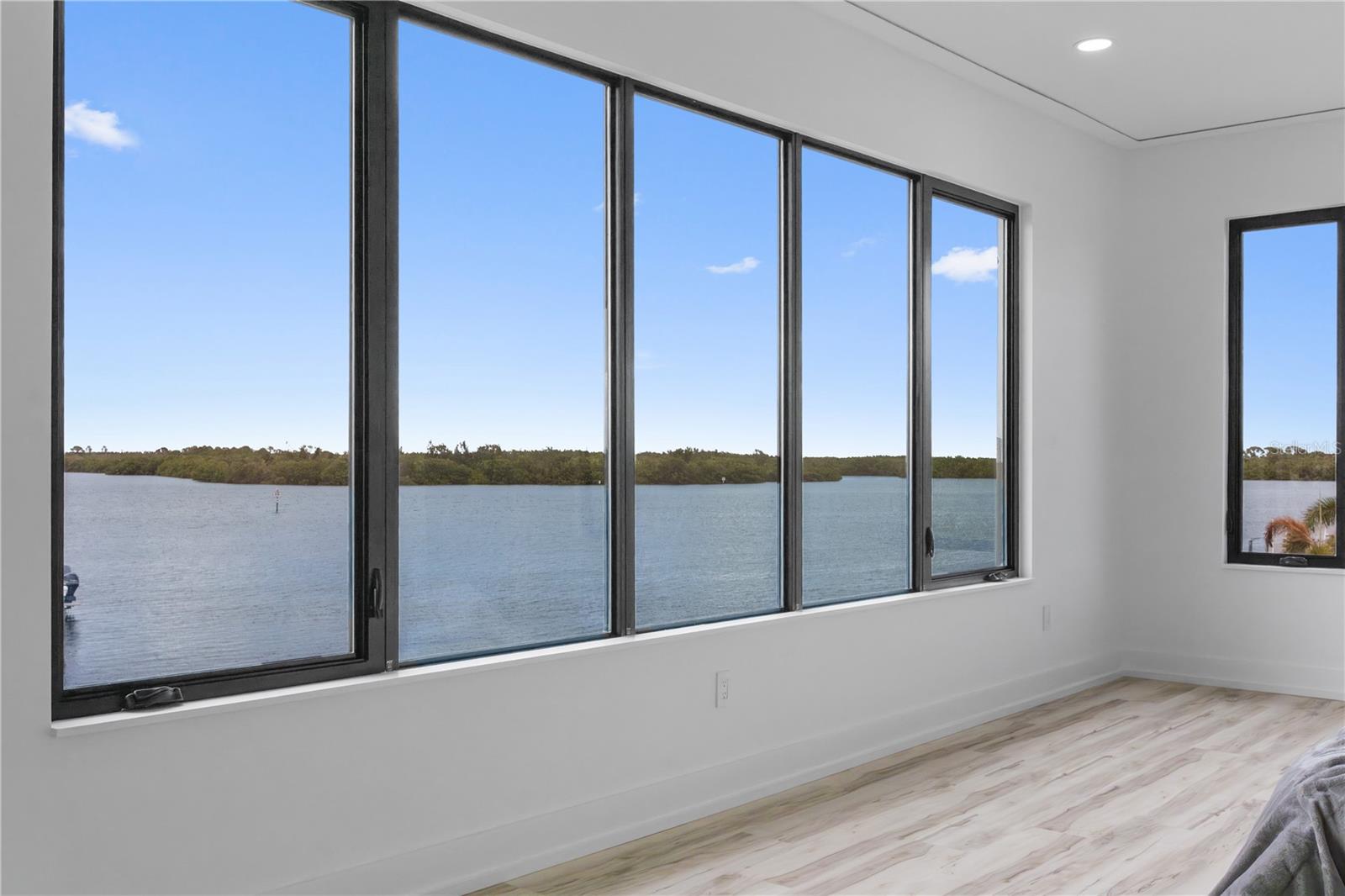 SHORE ACRES EDGEWATER SEC - Residential