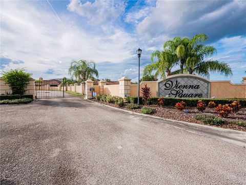 A home in WINTER HAVEN