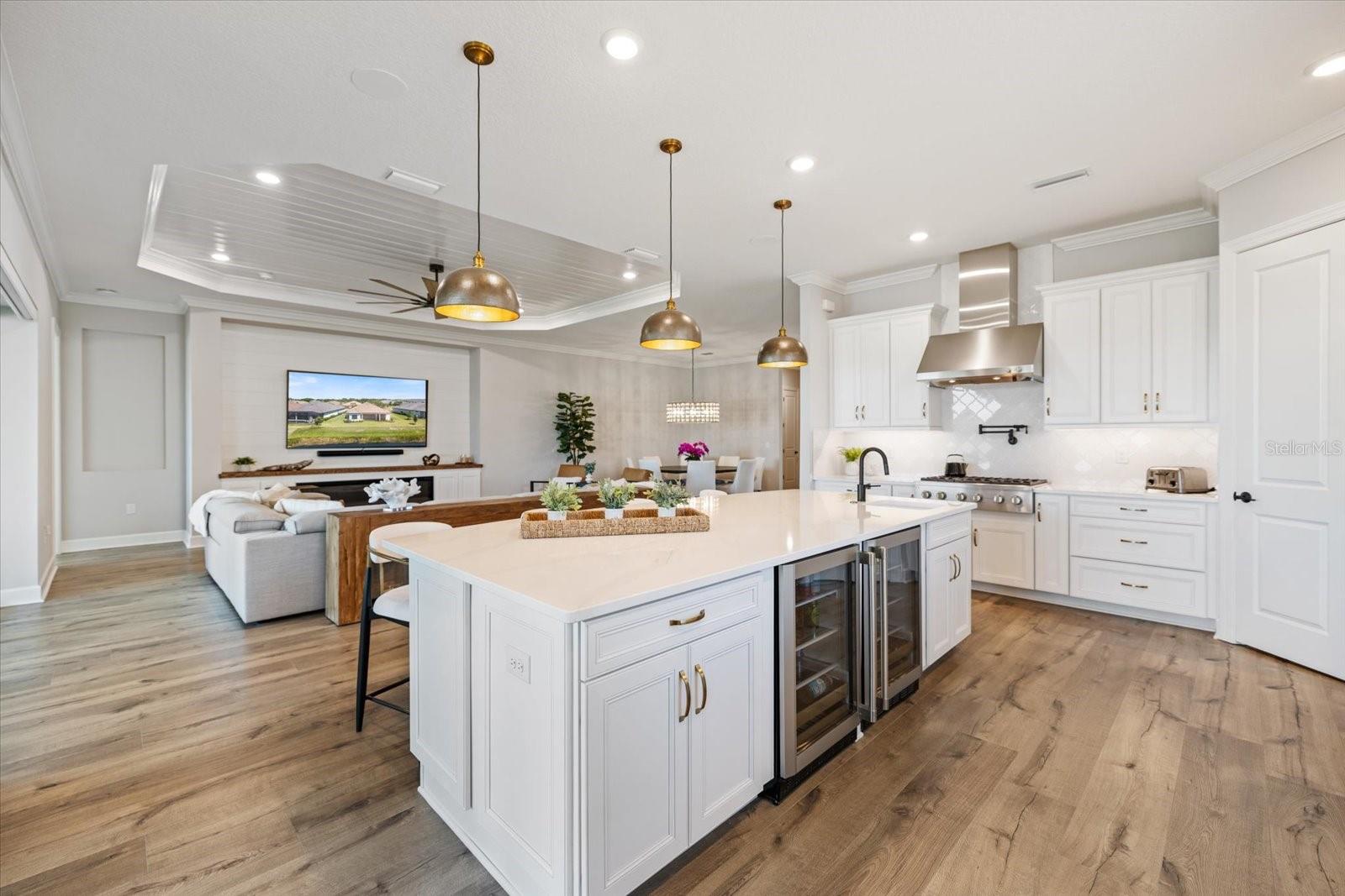 AZARIO ESPLANADE PH V - Residential