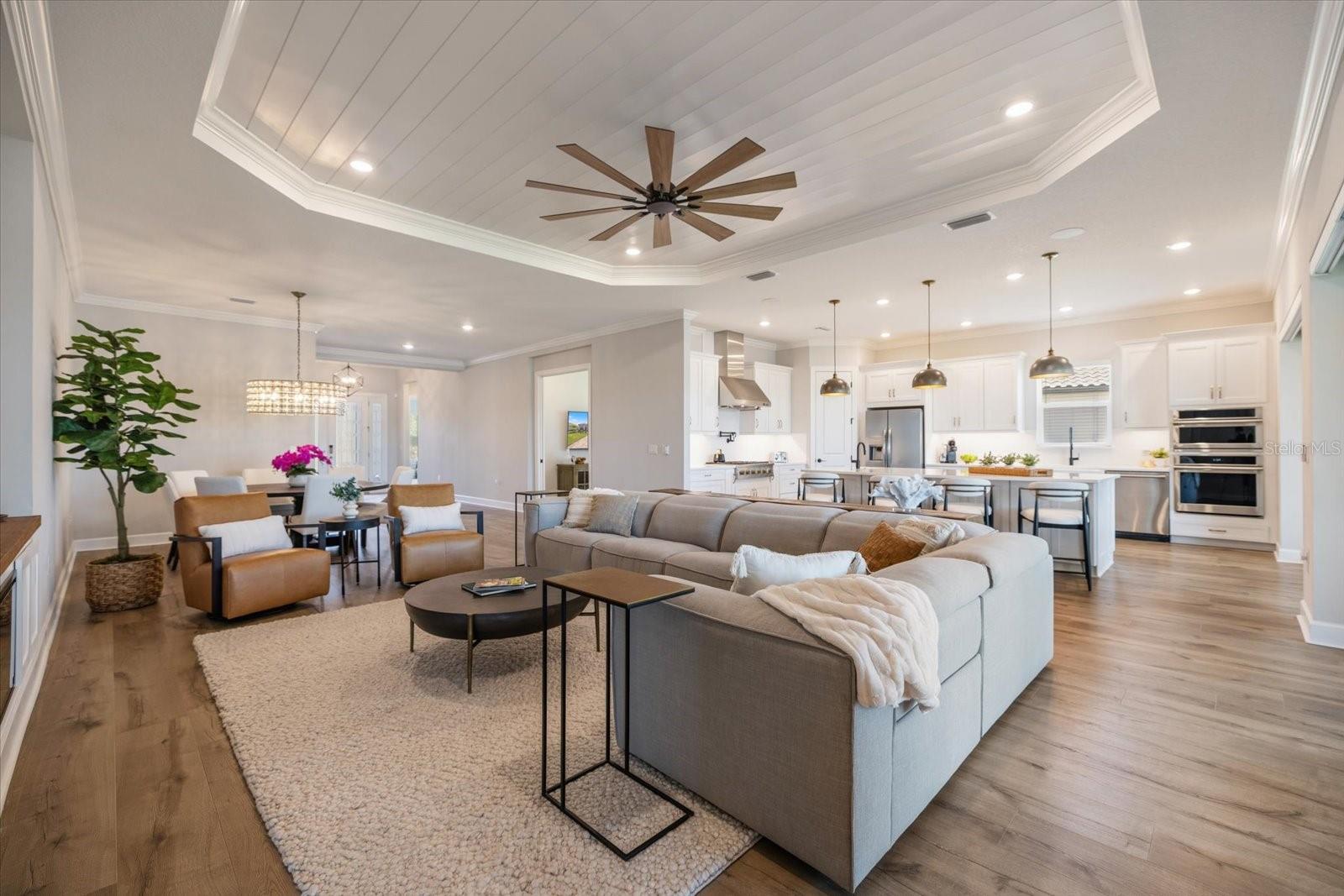 AZARIO ESPLANADE PH V - Residential