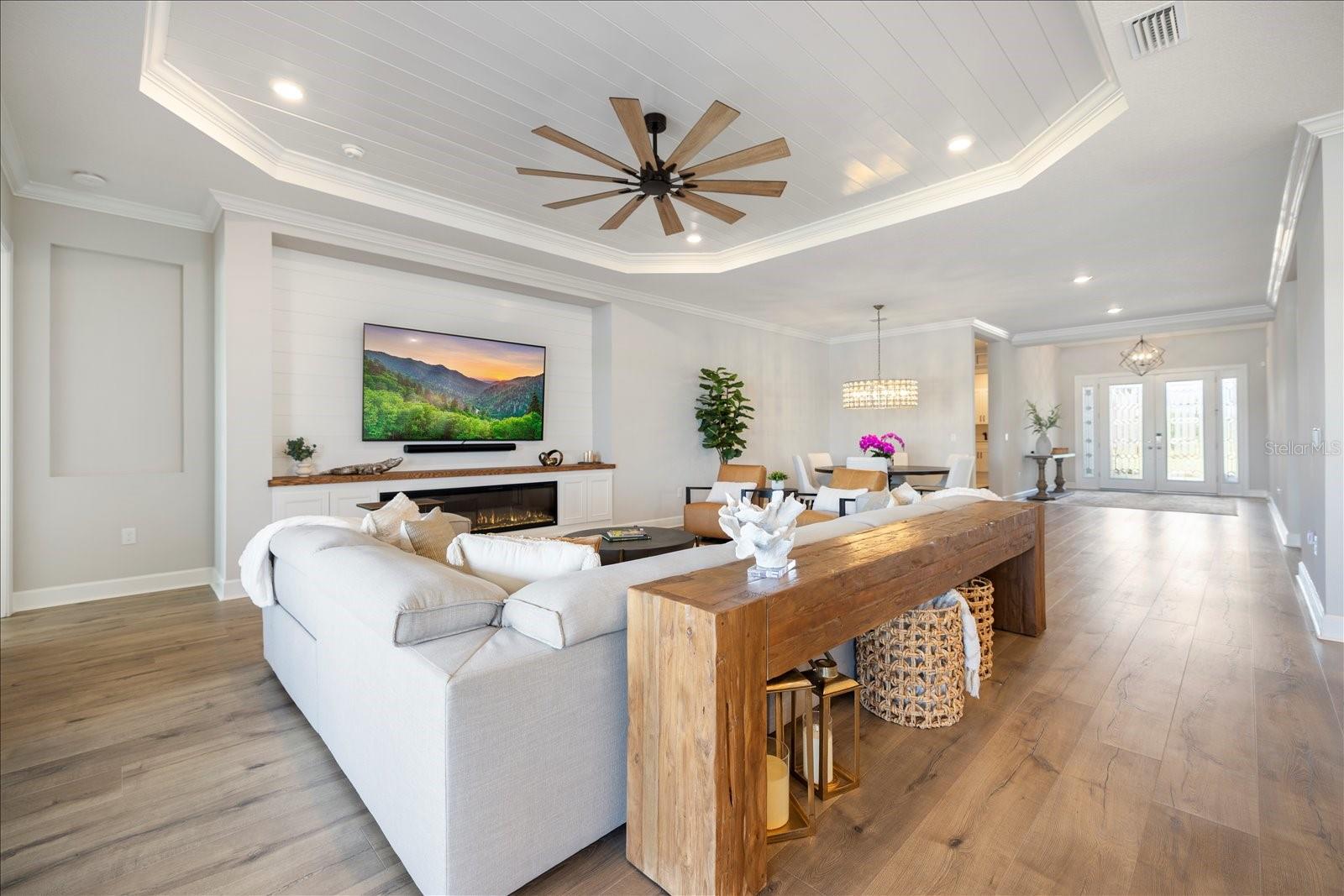 AZARIO ESPLANADE PH V - Residential