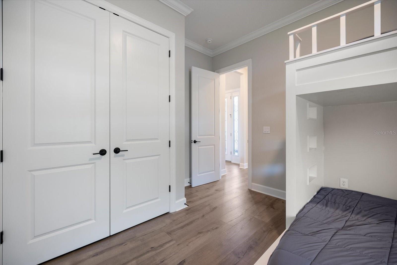 AZARIO ESPLANADE PH V - Residential