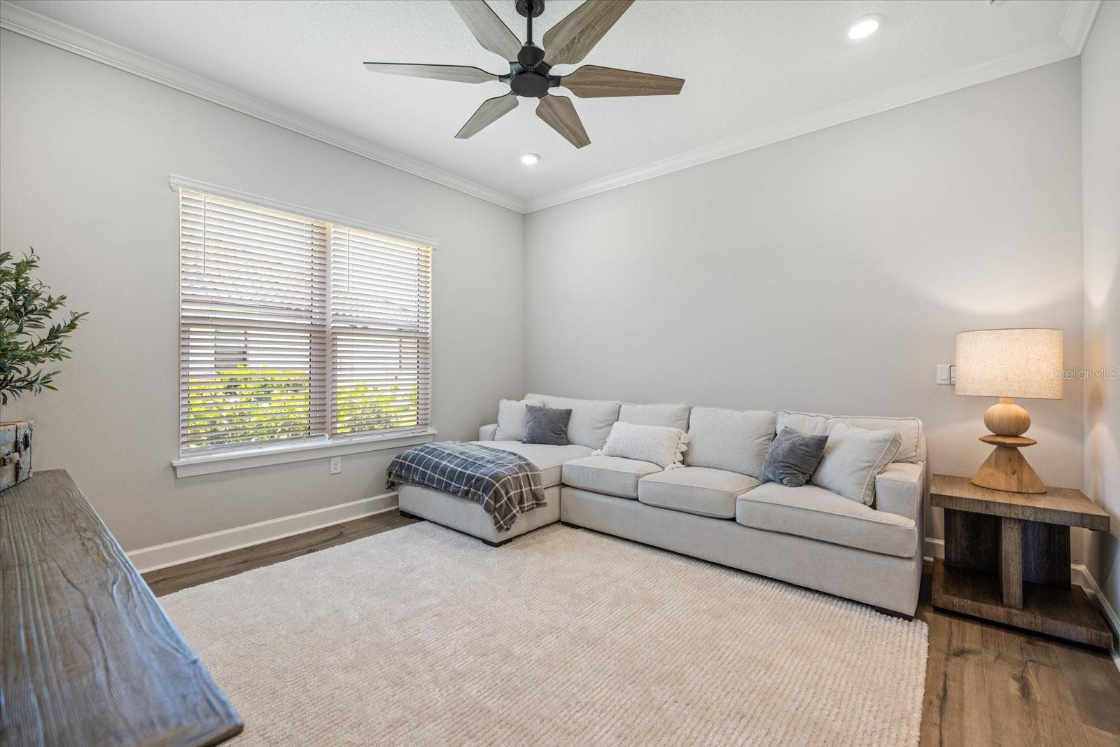 AZARIO ESPLANADE PH V - Residential