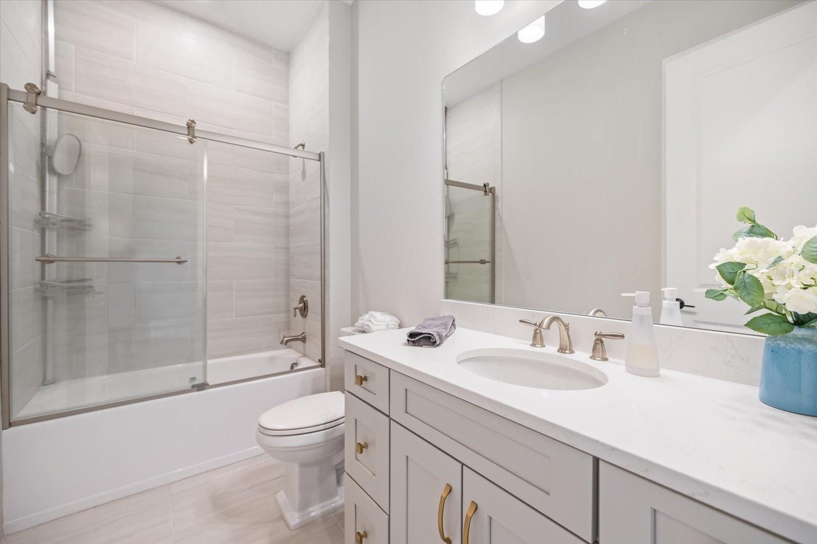 AZARIO ESPLANADE PH V - Residential