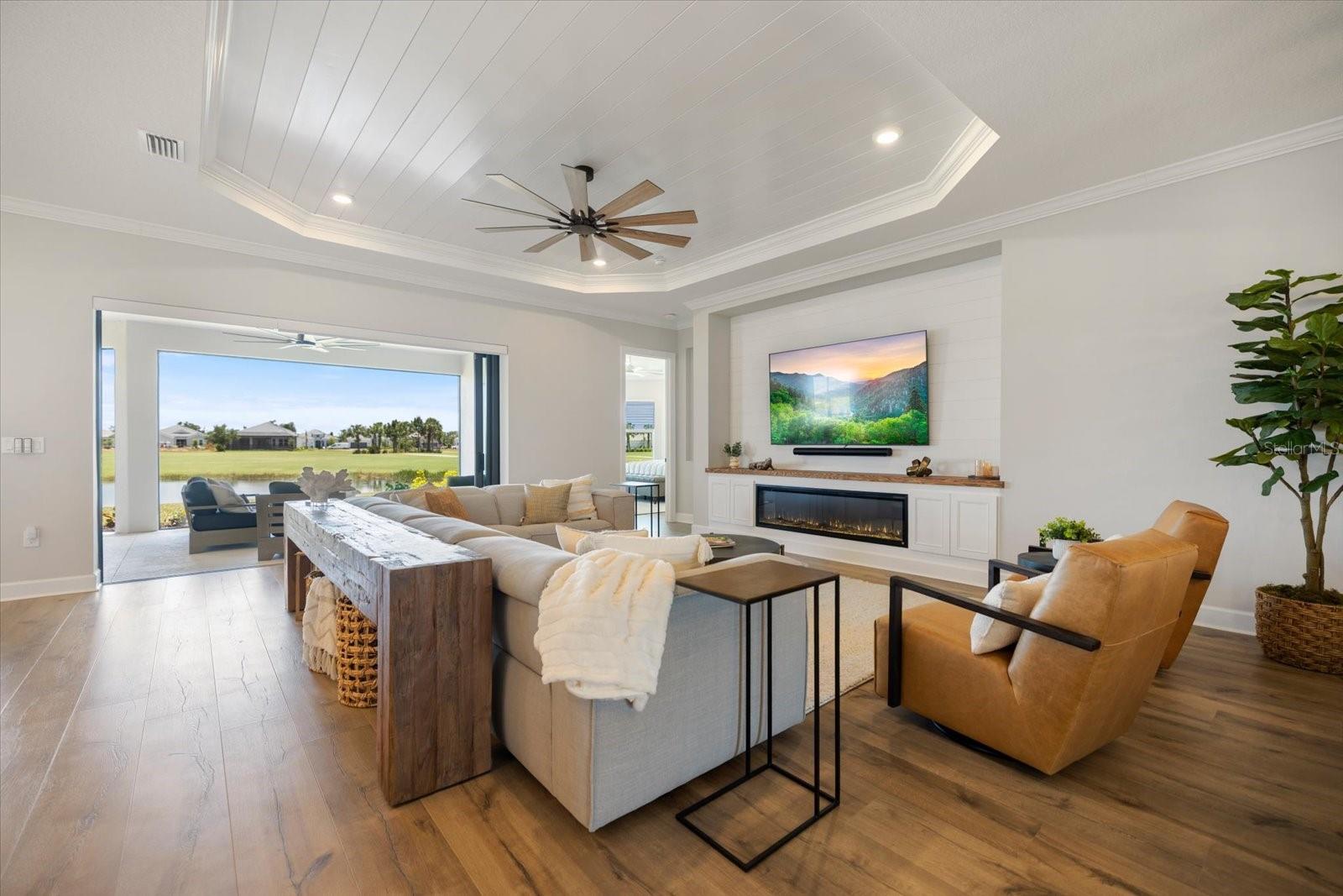 AZARIO ESPLANADE PH V - Residential
