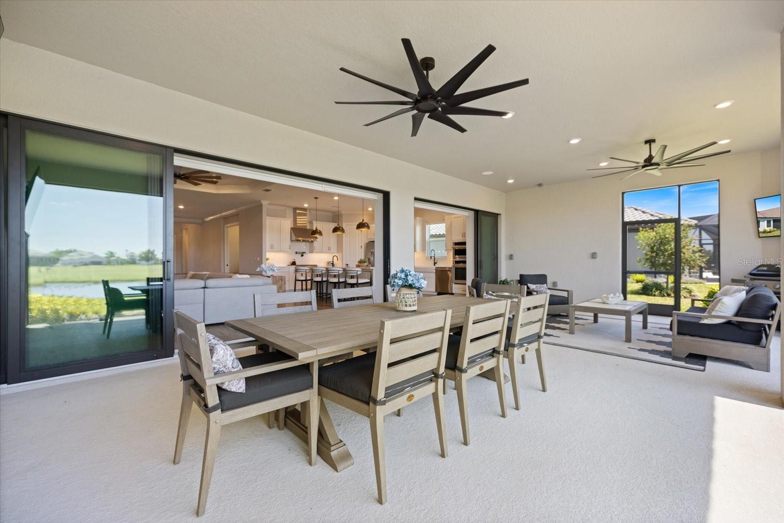 AZARIO ESPLANADE PH V - Residential