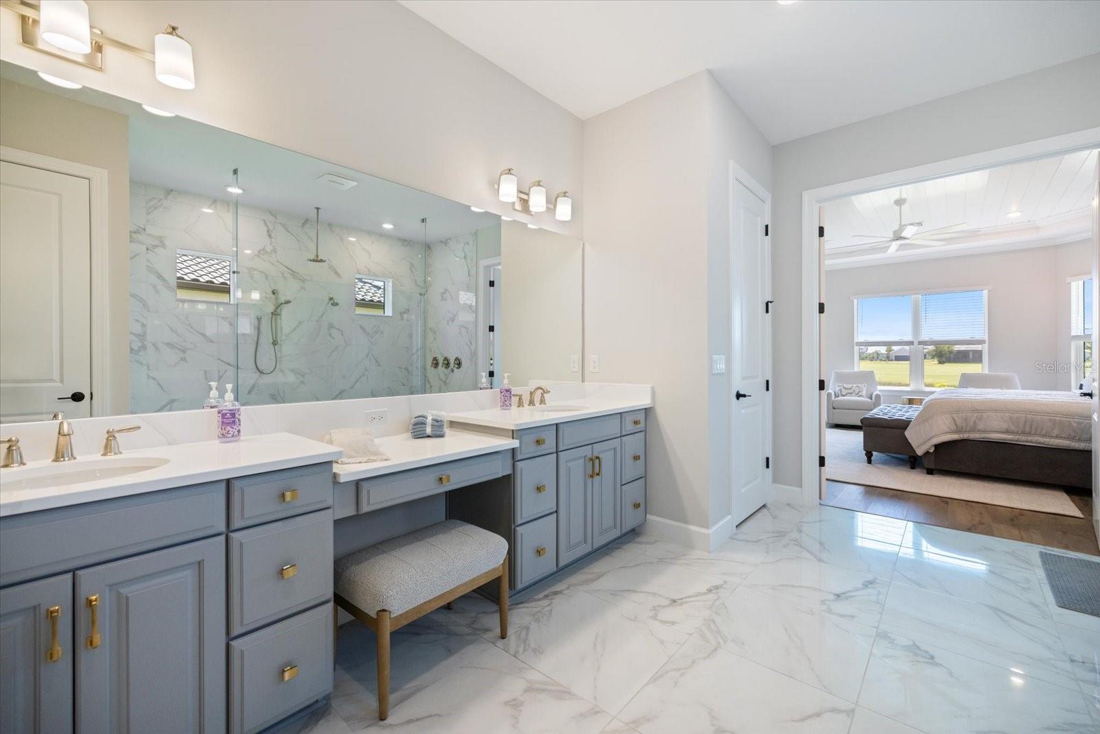 AZARIO ESPLANADE PH V - Residential