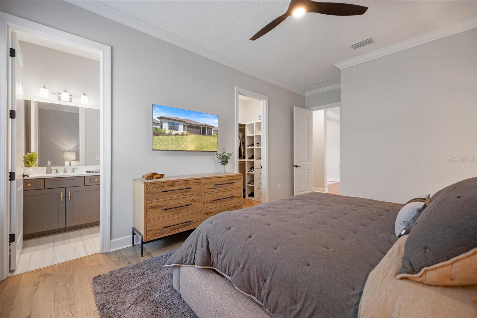 AZARIO ESPLANADE PH V - Residential