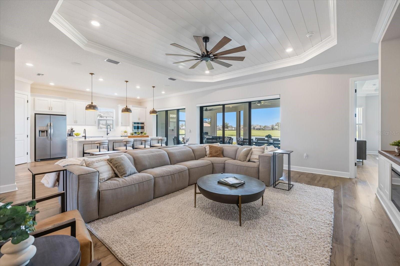 AZARIO ESPLANADE PH V - Residential