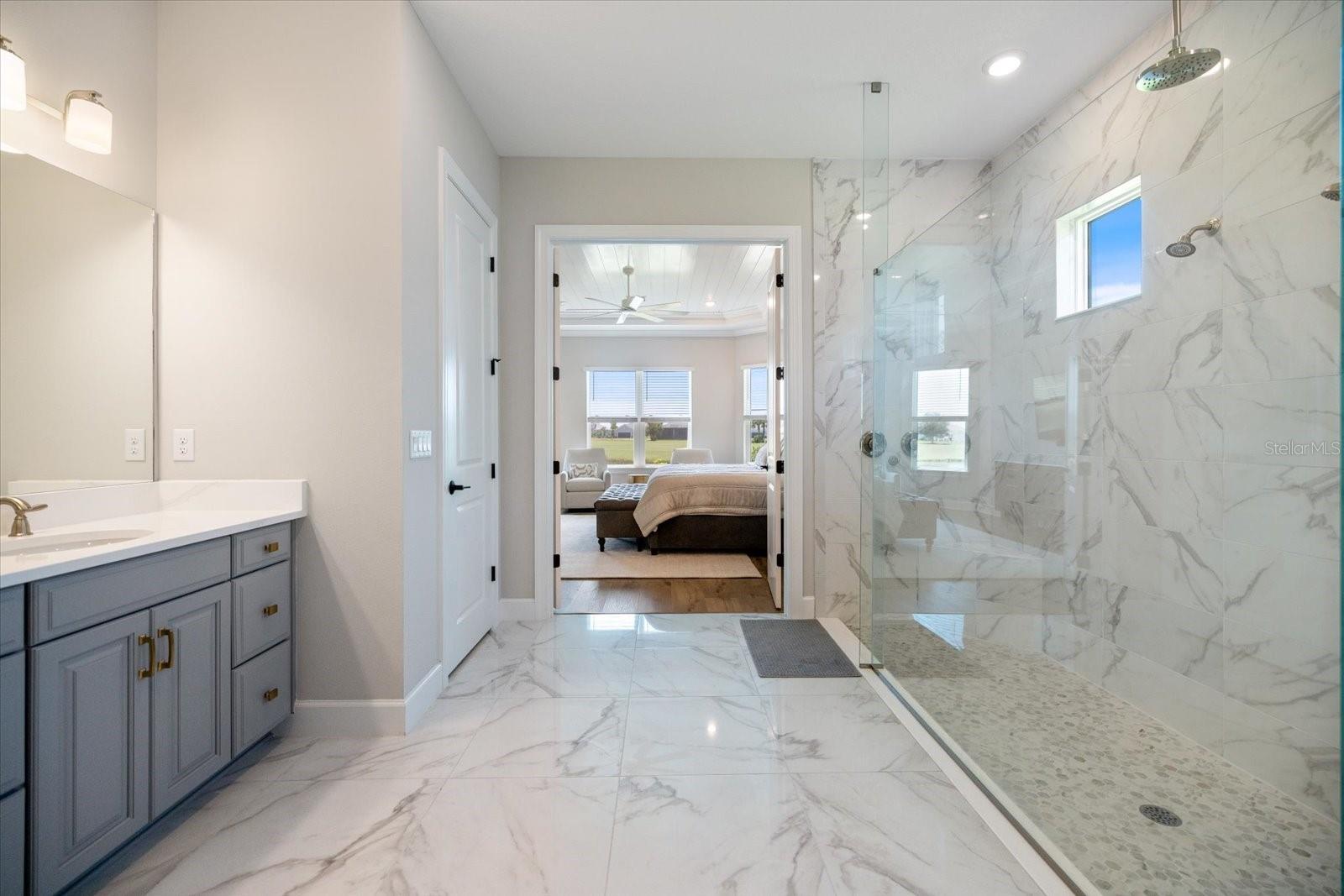 AZARIO ESPLANADE PH V - Residential