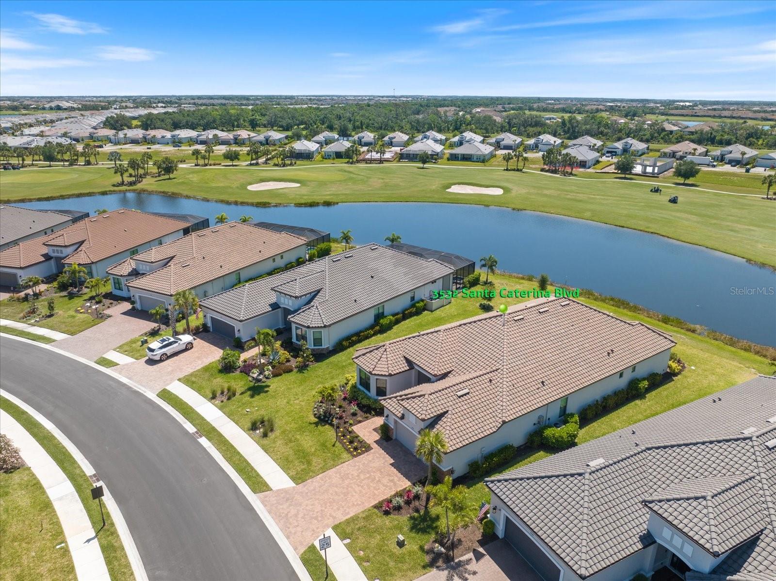 AZARIO ESPLANADE PH V - Residential