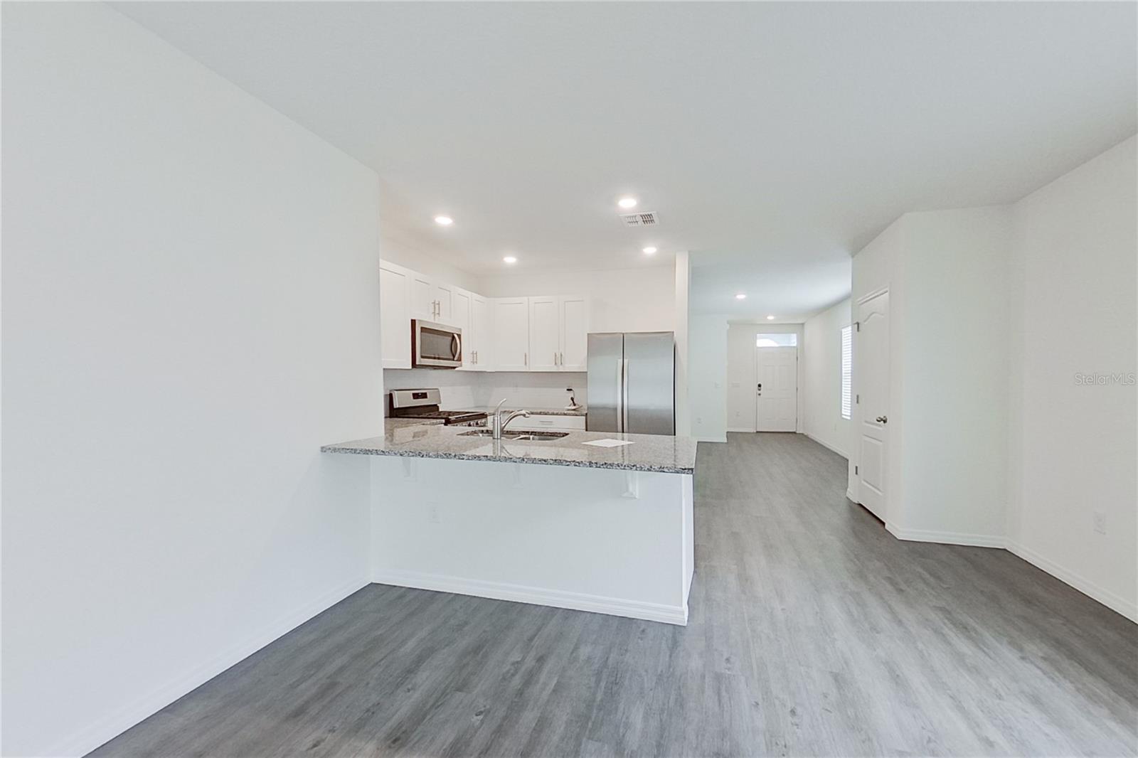 LAKE GRIFFIN RESERVE - Residential Lease