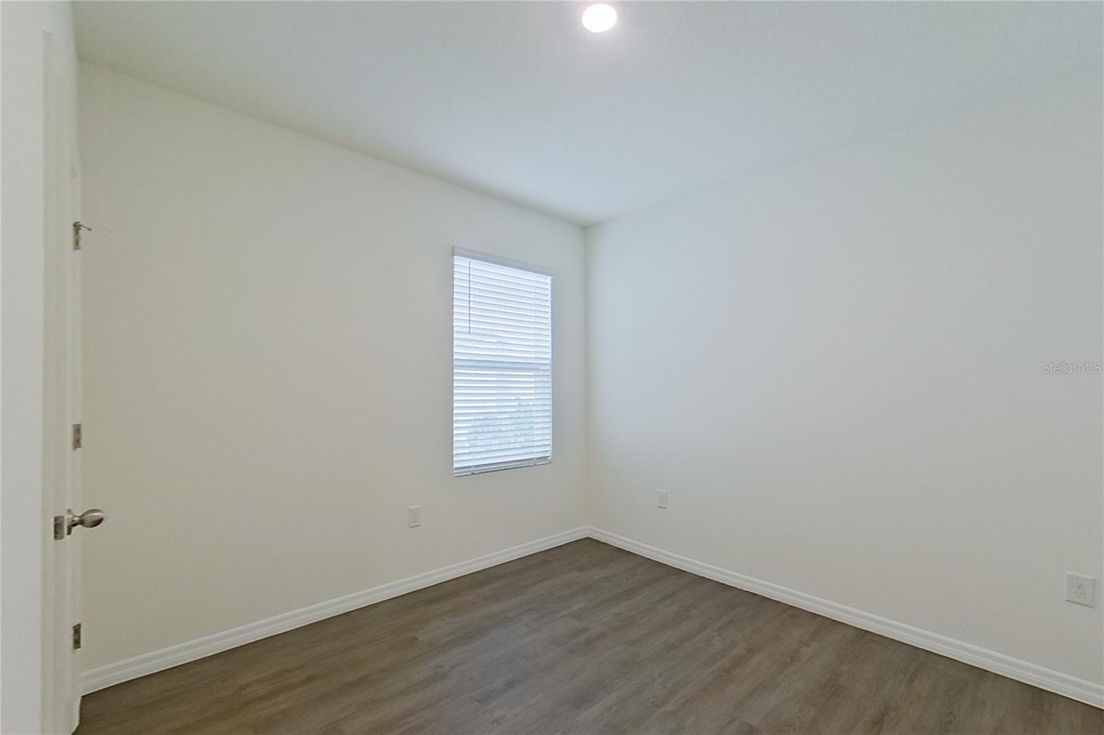 LAKE GRIFFIN RESERVE - Residential Lease