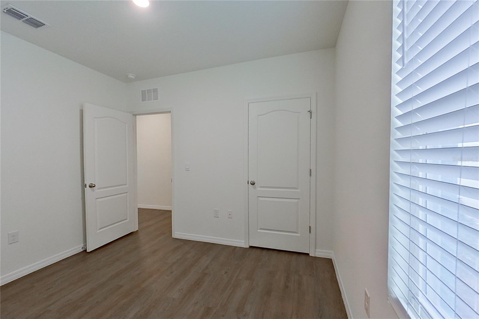 LAKE GRIFFIN RESERVE - Residential Lease