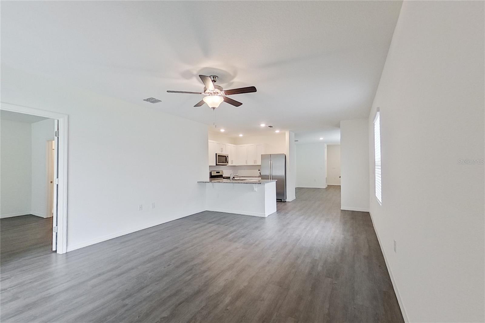 LAKE GRIFFIN RESERVE - Residential Lease