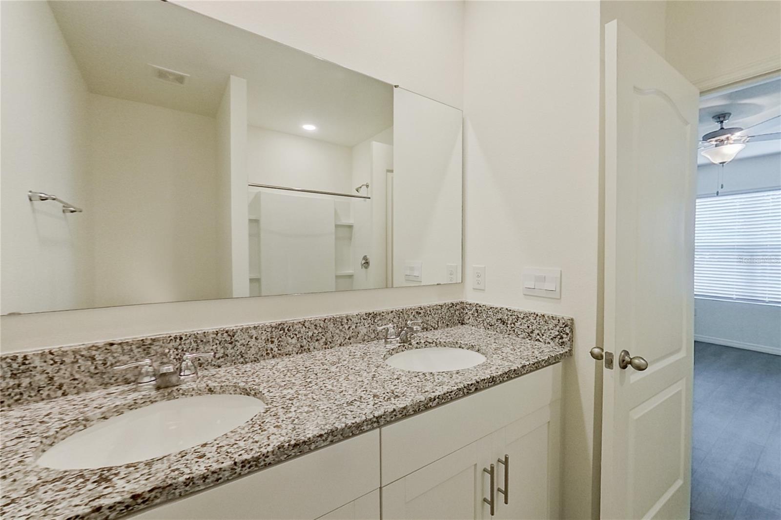 LAKE GRIFFIN RESERVE - Residential Lease