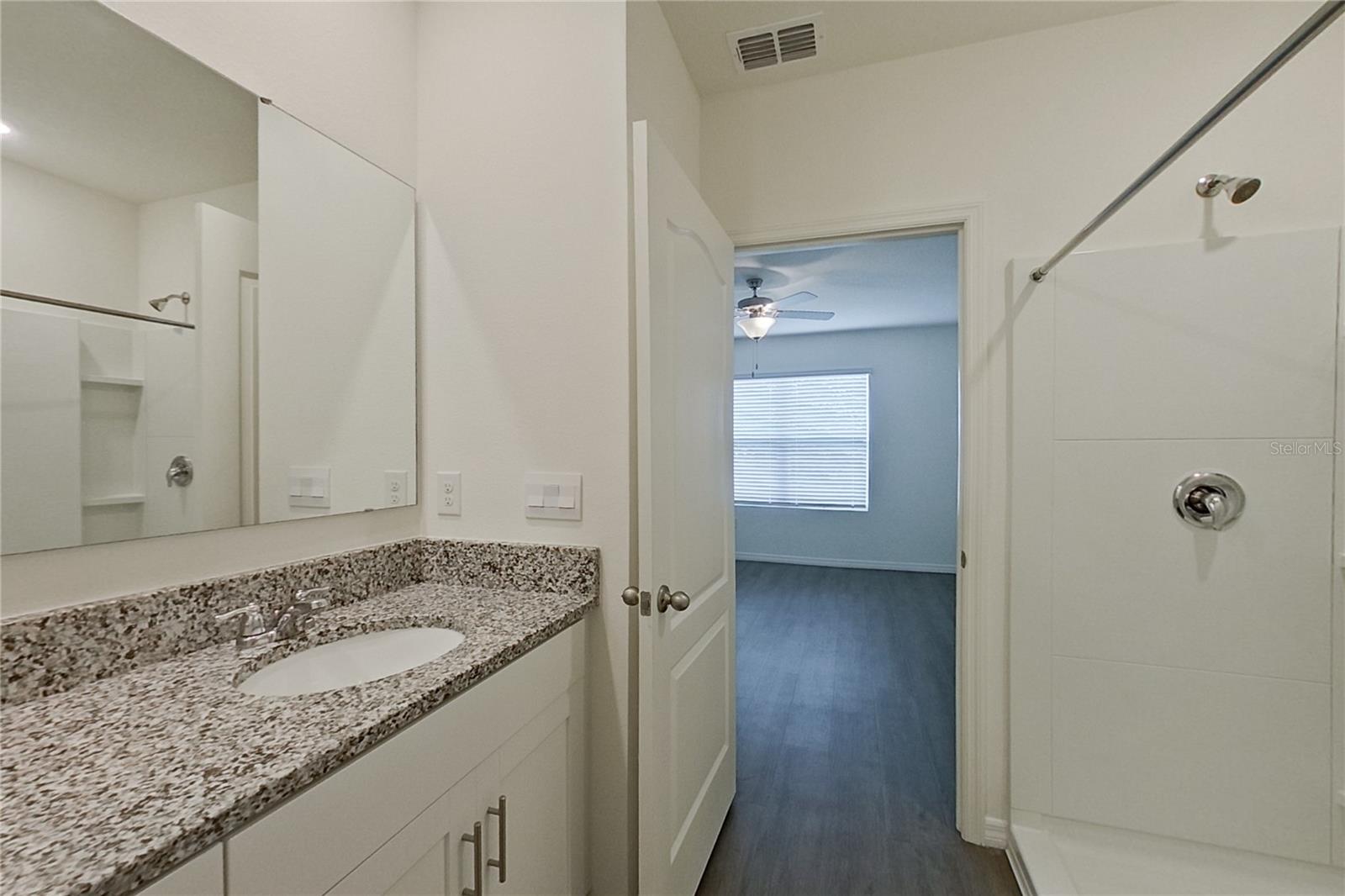 LAKE GRIFFIN RESERVE - Residential Lease