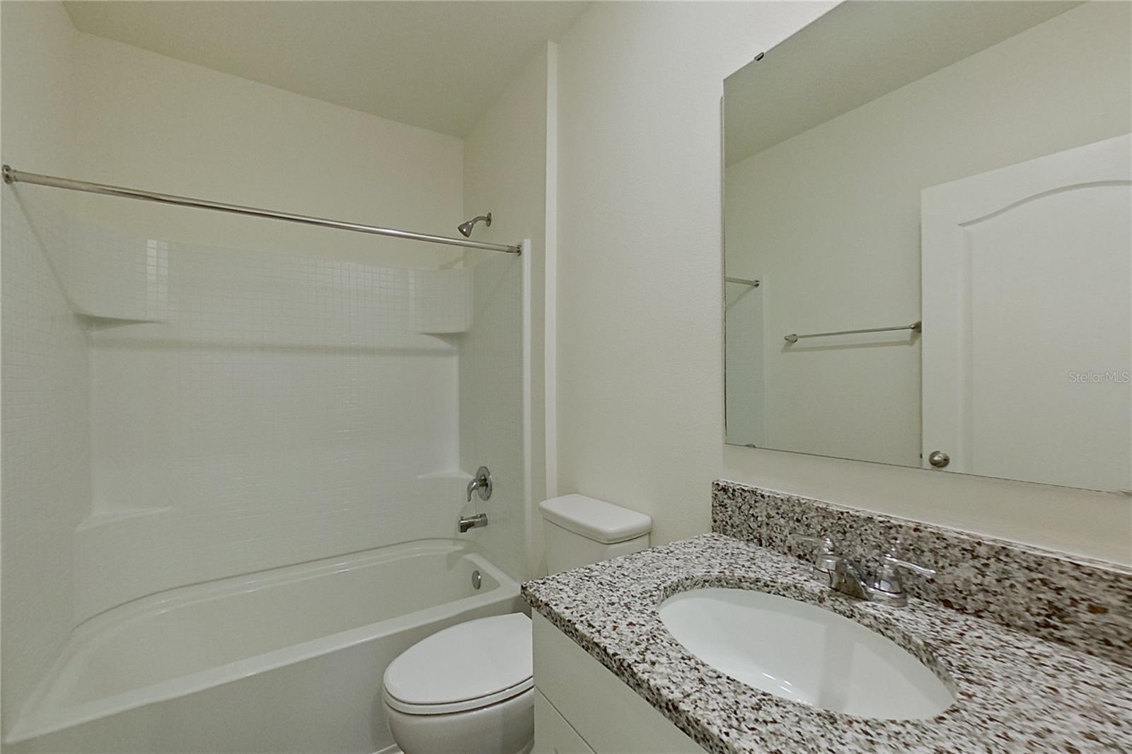 LAKE GRIFFIN RESERVE - Residential Lease